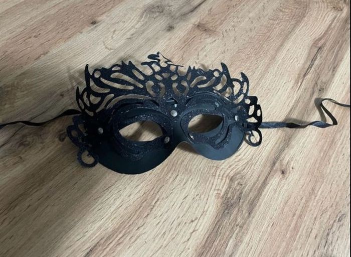Eye mask