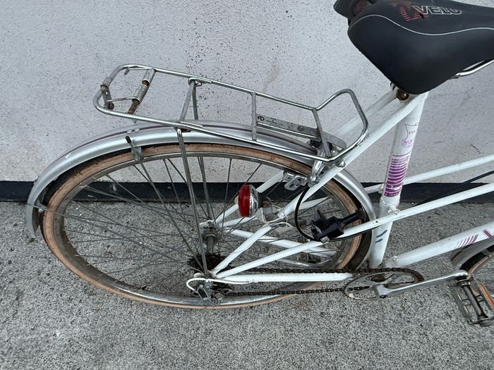 Both bikes 28" inch perfect condition both