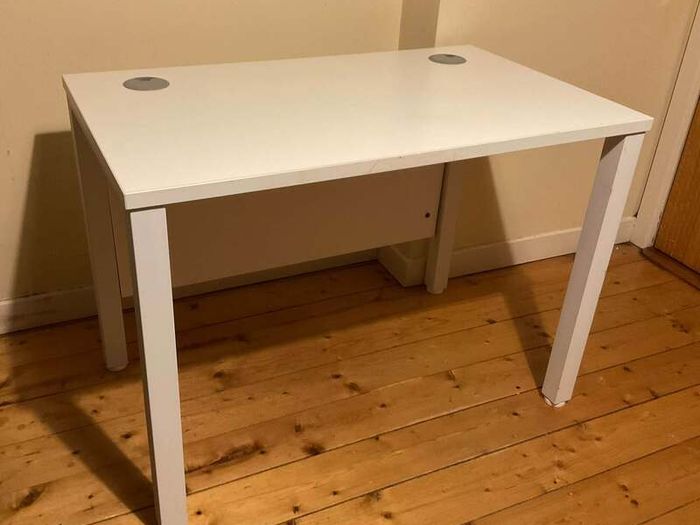 Modern White Solid Wood Desk/Workstation with Metal Legs