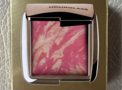 HOURGLASS Ambient Lighting Blush