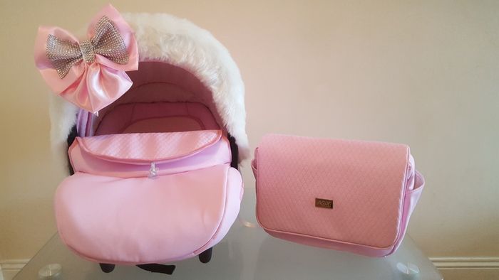 New Full leather car seat and bag with extras