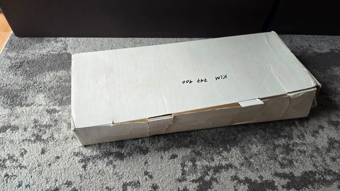 1:130 scale KLM Boeing 747-400 Travel agent model