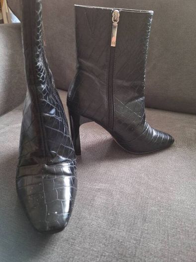 Boots/River Island  .. Size: 5 UK .. 38 EU .. Price Drop