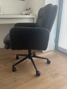 Comfortable desk chair