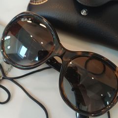 Womens polarised raybans used