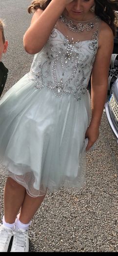 beautiful confirmation dress with head chain & runners