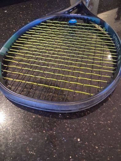 Yonex Ezone 98 305g tennis racket