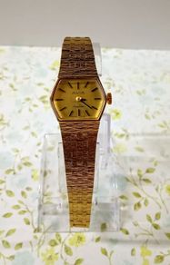 Vintage Avia Gold Plated Ladies Watch.