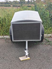 Dog trailer