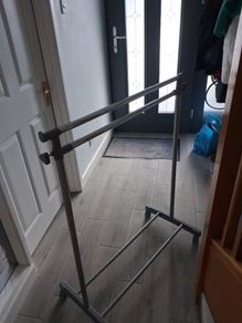 Clothes Railing Adjustable