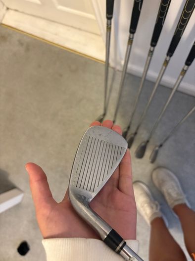 Wilson Staff D100 Irons