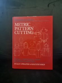 Metric Pattern Cutting (Hardcover)