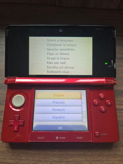 Nintendo 3DS in metallic red