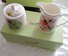 Jug and sugar bowl set