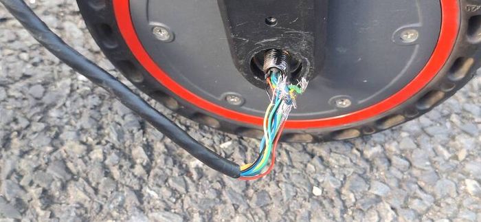 Electrical scooter + charger wiring need fixing
