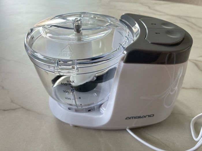 Electric mini chopper