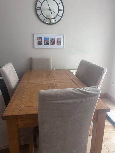 Extendable kitchen table with 6 Chairs