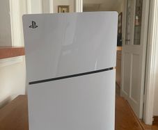playstation 5 slim digital edition (TRYING TO SELL FAST)