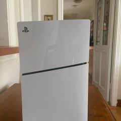 playstation 5 slim digital edition (TRYING TO SELL FAST)