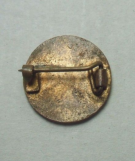 GLOUCESTER SOMERSET & EXMOOR HOSTELS (Youth Hostel Association affiliated) - a rare membership badge (c.1960's or earlier)