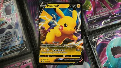 Pikachu V ! Sword and Shield Promo ! 2021 ! Pokemon Card !