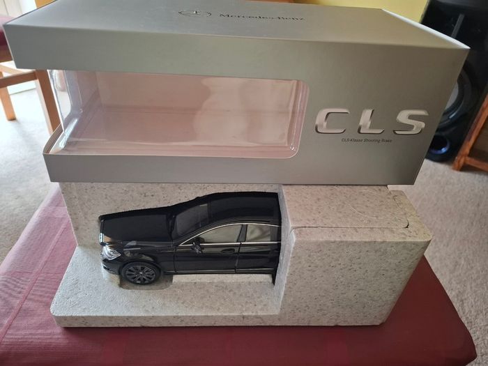 Mercedes Benz - Cls-class Estate 2012 - 1/18 - New In Box