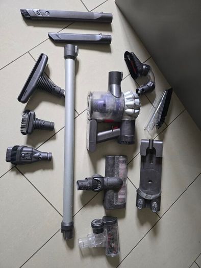 Dyson v6