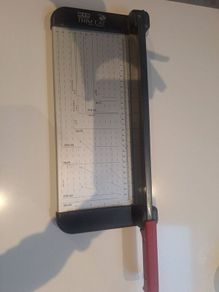 M & R Paper Cutter