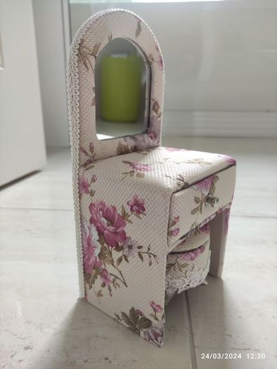 Mini Cute Dresser Jewelry box