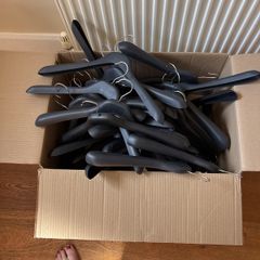 48 x black hangers