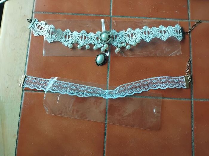 new 2 lace necklaces
