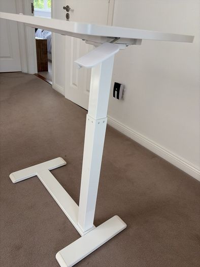 Height adjustable sit-stand desk