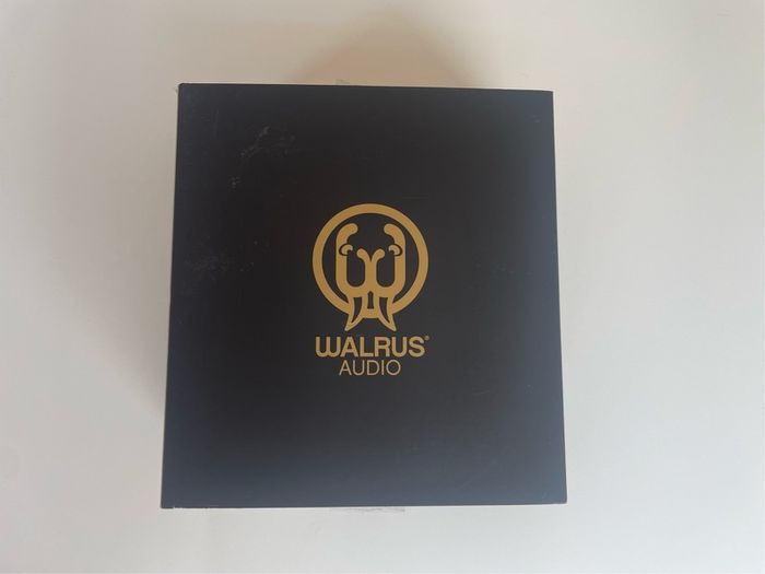 Walrus Audio Meraki Stereo Analog Delay - Limited Black Edition - Mint