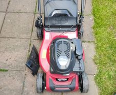 lawnmower self-propelled