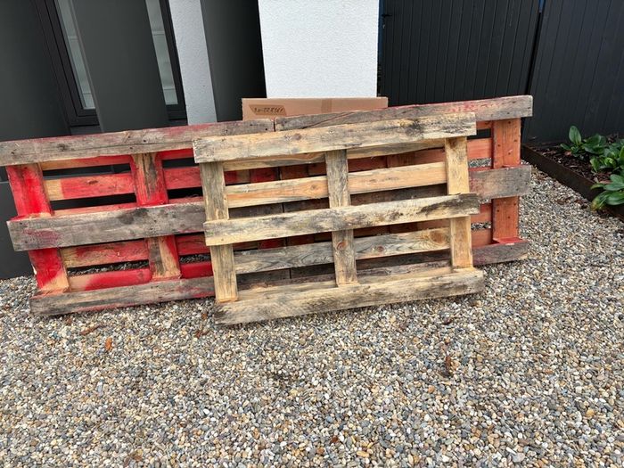pallets & cardboard