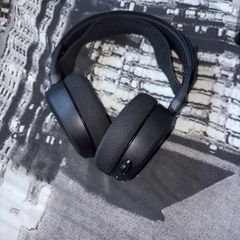 Steelseries Arctis Pros Wireless Gaming Headset with Base Station and 2 batteries