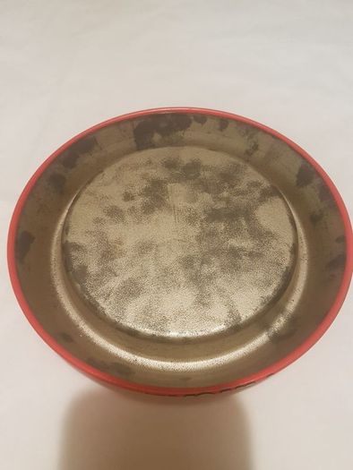 john smiths metal ashtray,great colour and advertising ,collectors item, price includes post to anywhere in ireland thank you