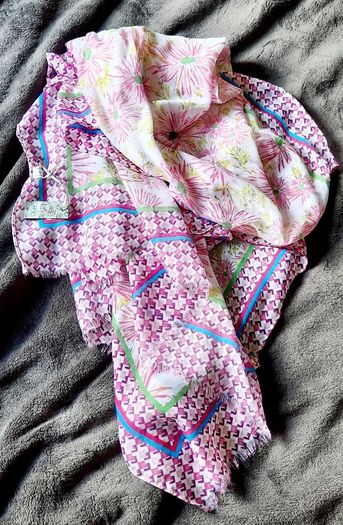 Scarf by Zelly