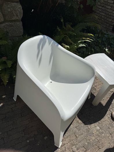 IKEA SKARPO outdoor armchair w sidetable