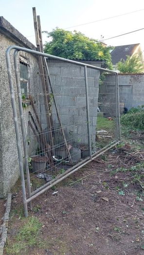 Harris fence panels