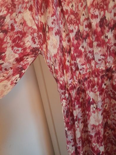 Beautiful satin v neck print dress