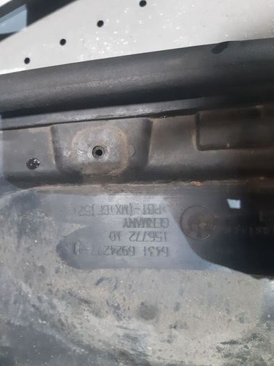 Bmw 3 Series E90 E91 E92 E93 Pollen Filter Housing Cover  Wiper Scuttle 6924277