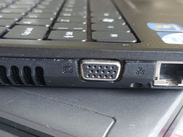 emachines E732 Series 15. inch Laptop, Model ZRDB, Intel Pentium CPU P6200, 2.13GHz, 3GB Ram, 218GB SSD, Windows 7, 64bit, Firefox, Opera, Chrome and VLC