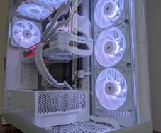 Amd Ryzen 7 7700x | X870 | Rx7700xt | Rm850x | 4500x | H150i Elite Lcd Xt | Gaming / Workstation Pc