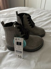 Baby Boots size 6 - new