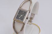 Vintage Avon Ladies Quartz Watch