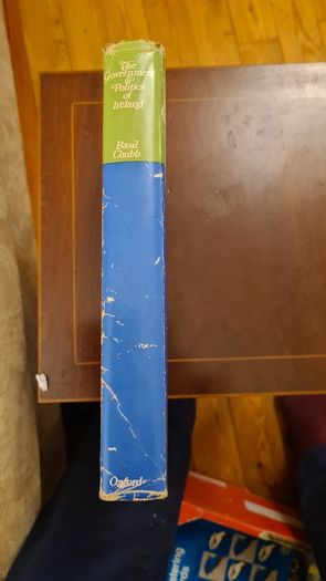 The Government And Politics Of Ireland By Basil Chubb. Hardback With Dustjacket In Good Condition.