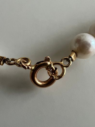 Pearl necklace w/ Gold beads