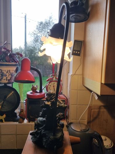 Figural lamp in the Art Nouveau style