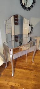 Vintage style vanity table